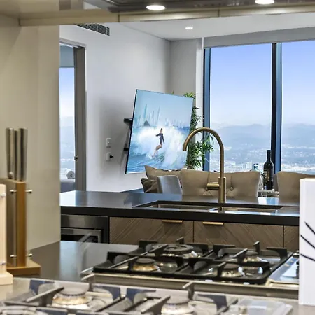 Ocean Views In Beachside 2-Bedroom Unit - Q Stay Gold Coast Exterior photo