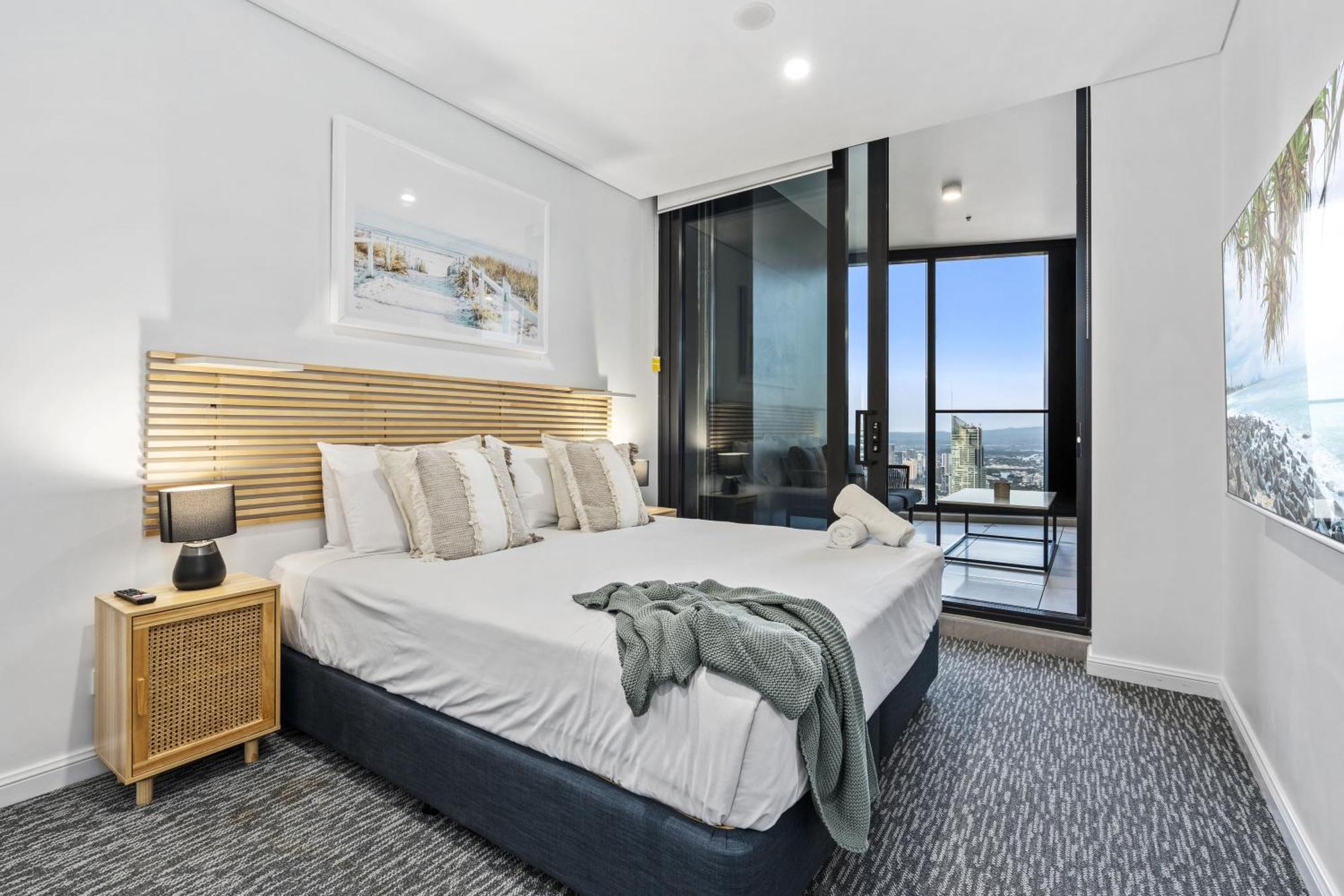 Apartment Ocean Views In Beachside 2-bedroom Unit - Q *