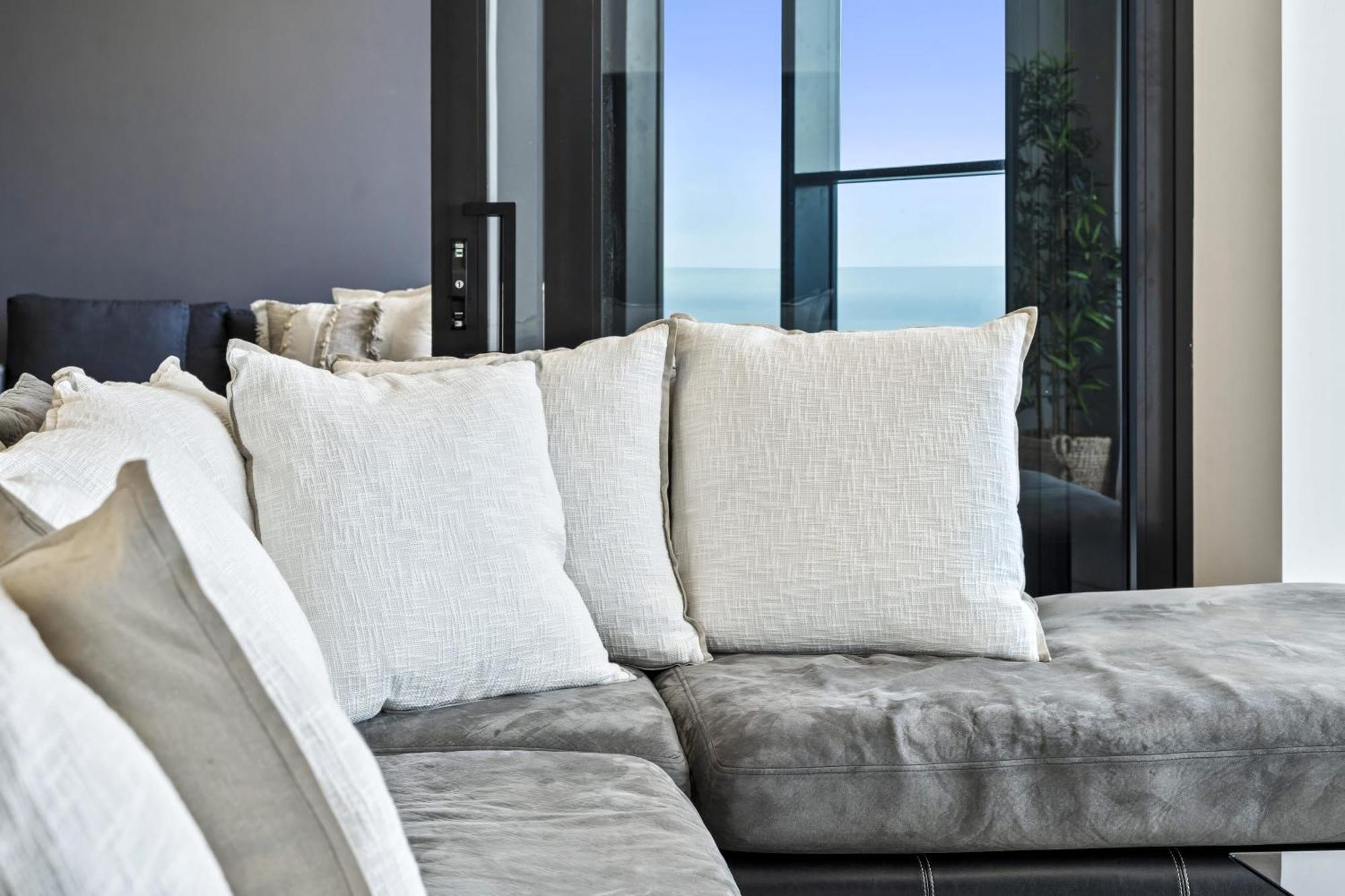 Ocean Views In Beachside 2-bedroom Unit - Q Apartment Gold Coast
