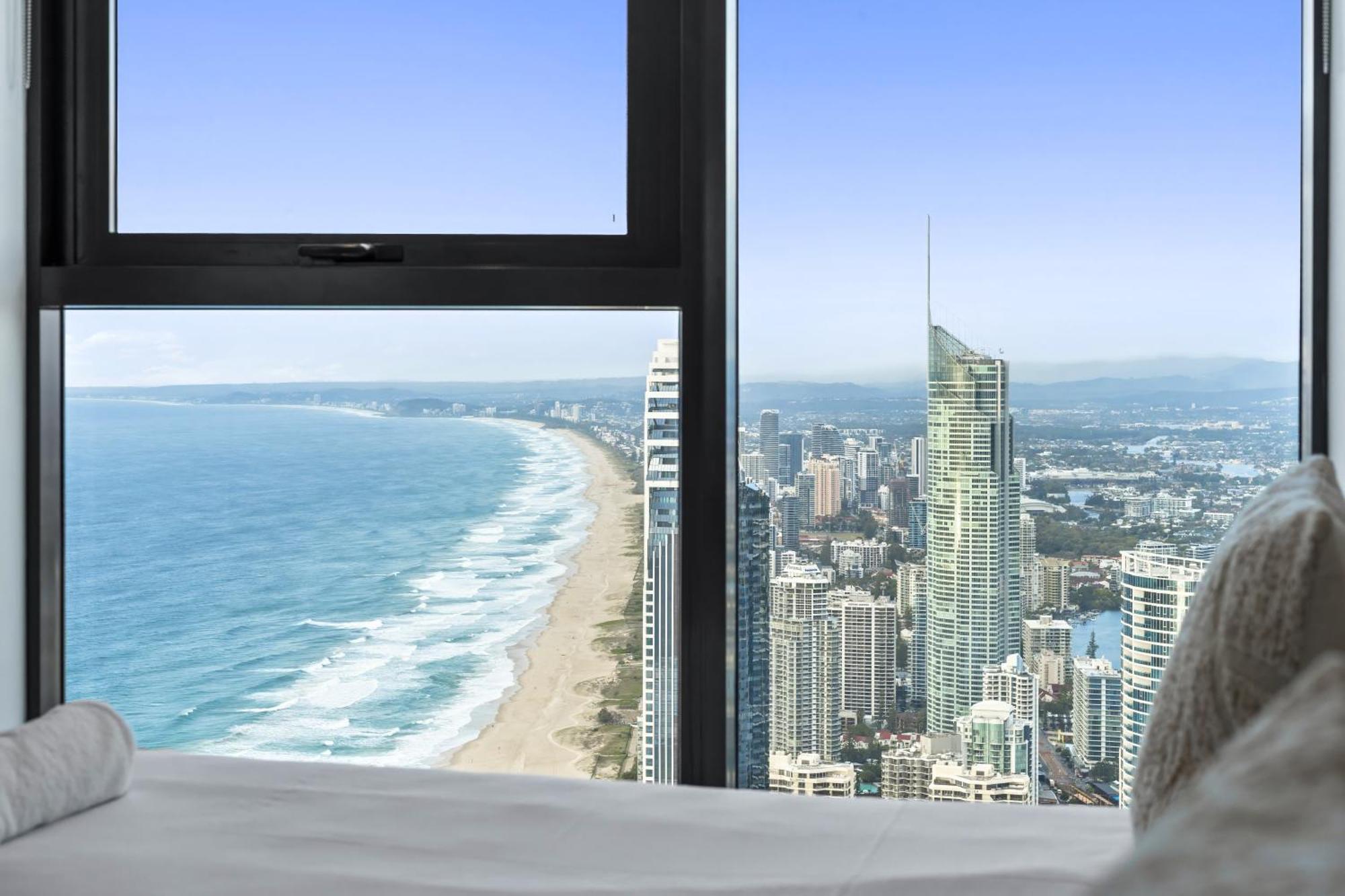 Ocean Views In Beachside 2-bedroom Unit - Q Apartment Gold Coast
