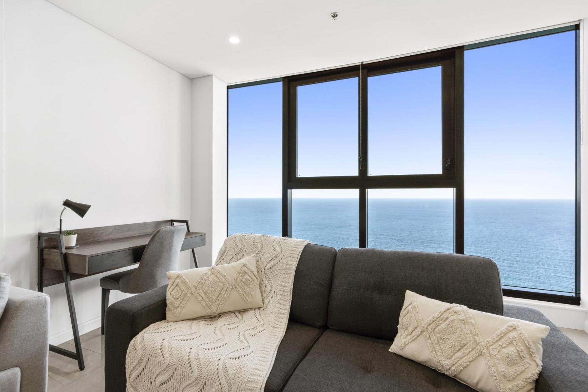 Ocean Views In Beachside 2-bedroom Unit - Q Gold Coast