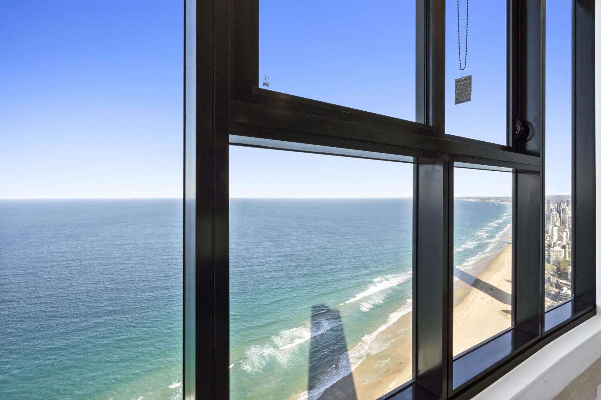 Apartment Ocean Views In Beachside 2-bedroom Unit - Q *
