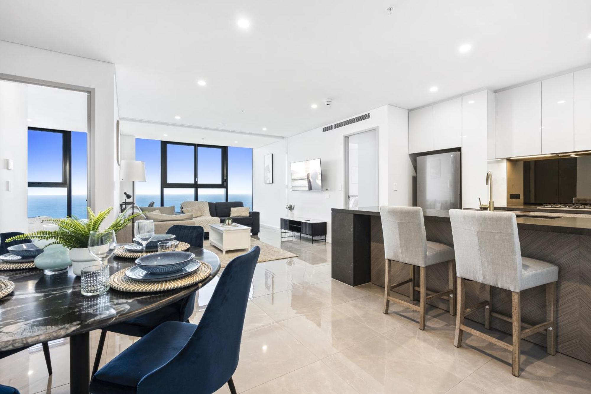 Ocean Views In Beachside 2-bedroom Unit - Q *